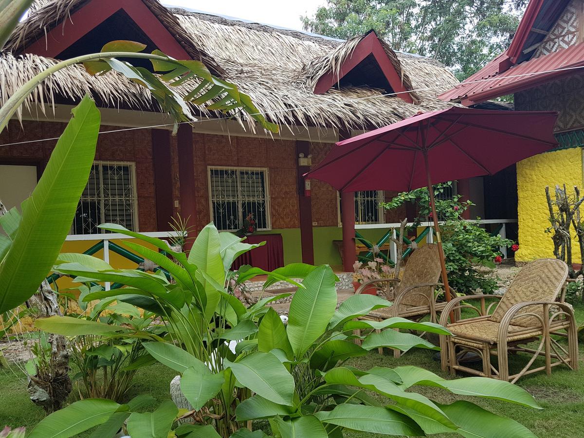 Traville Huts Palm Beach Inn Панглао Екстериор снимка