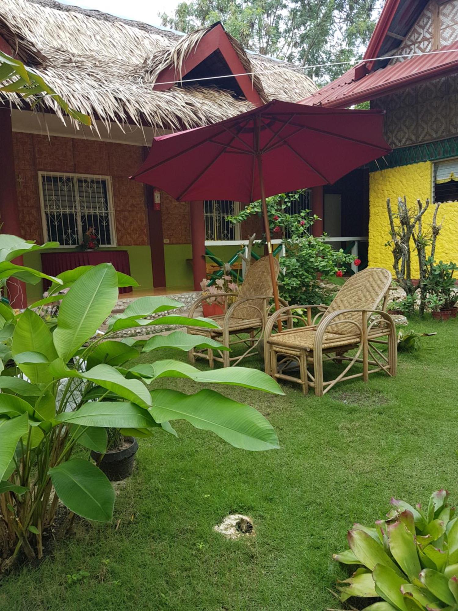 Traville Huts Palm Beach Inn Панглао Екстериор снимка