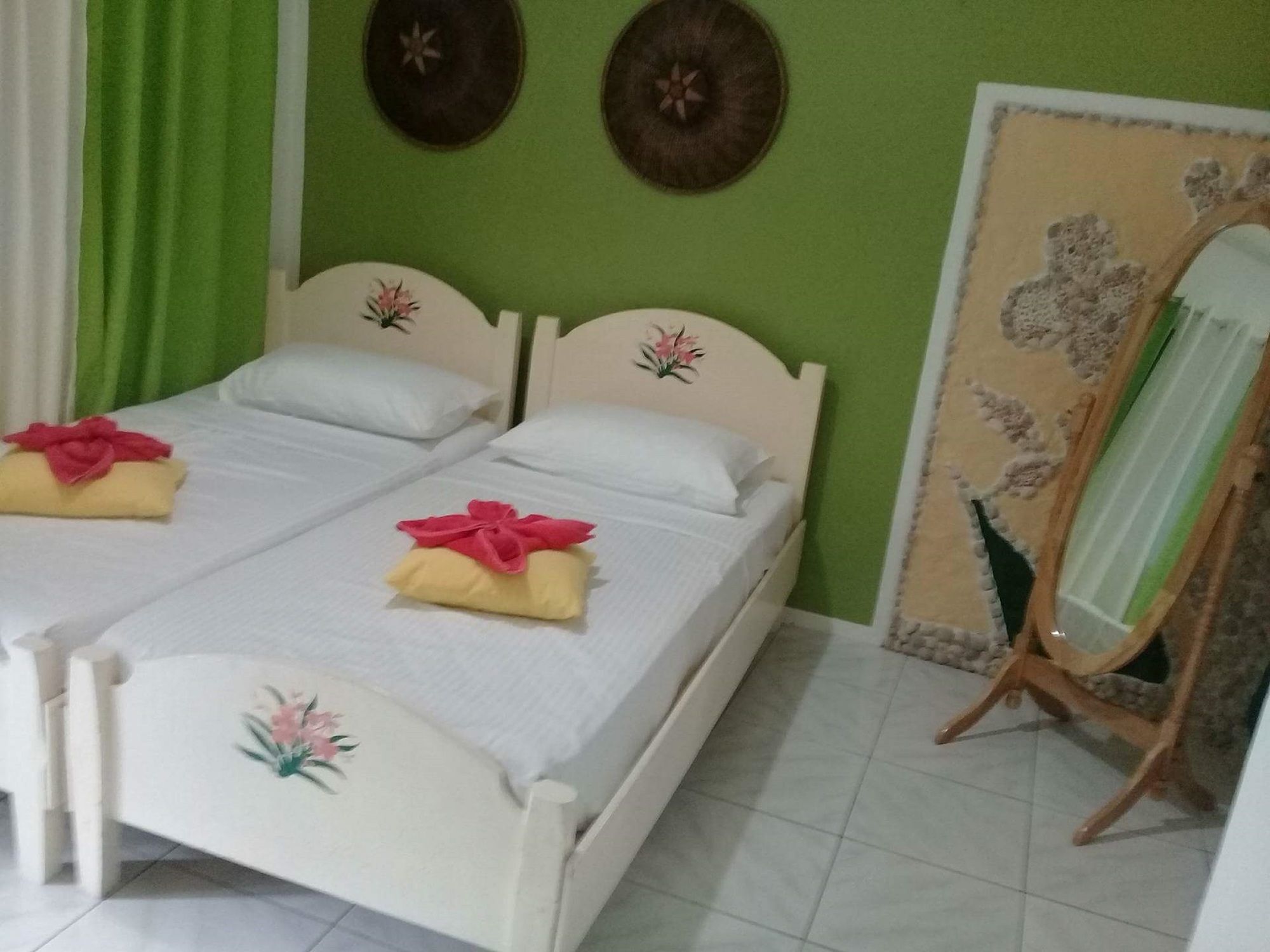 Traville Huts Palm Beach Inn Панглао Екстериор снимка