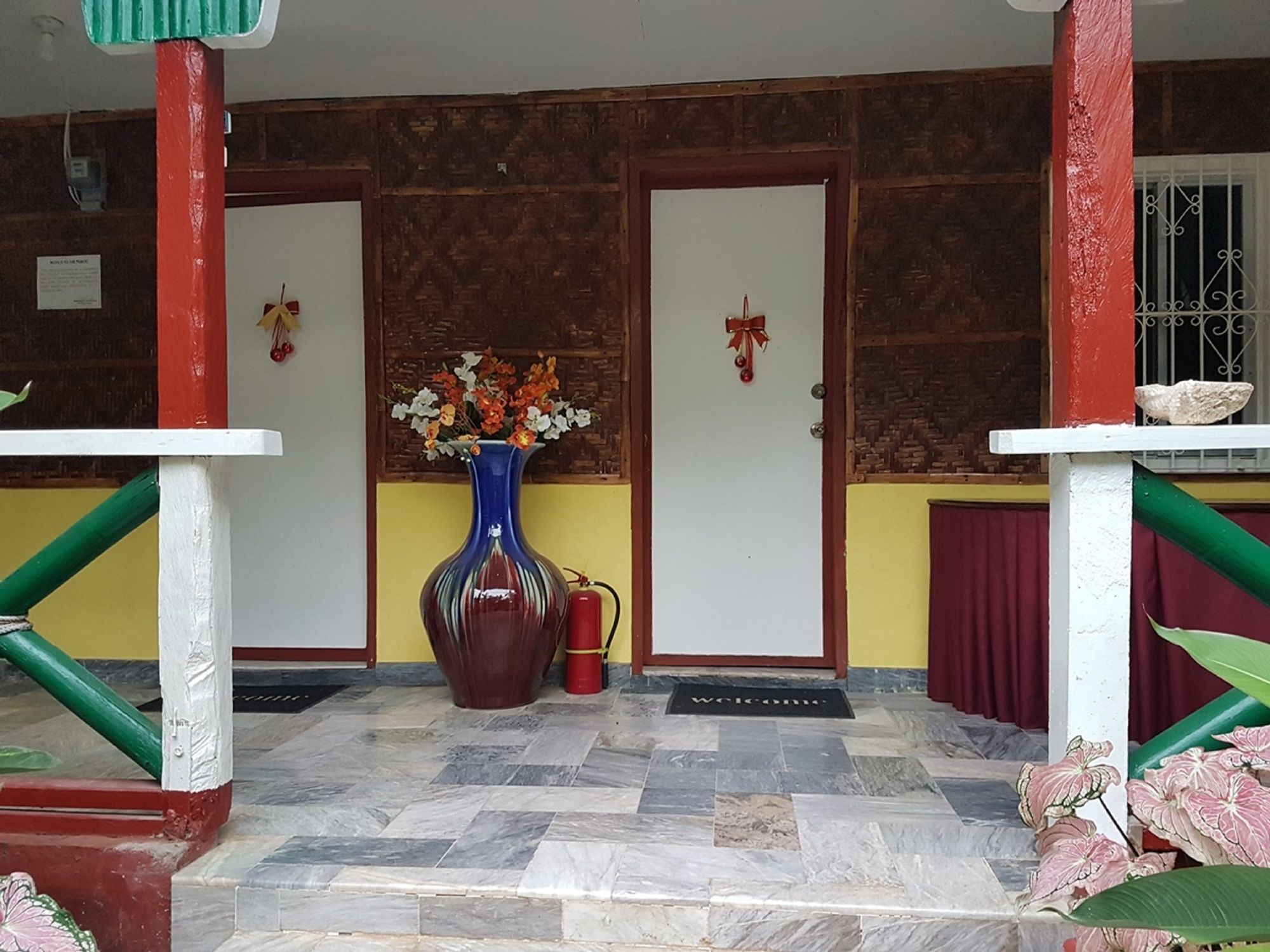 Traville Huts Palm Beach Inn Панглао Екстериор снимка