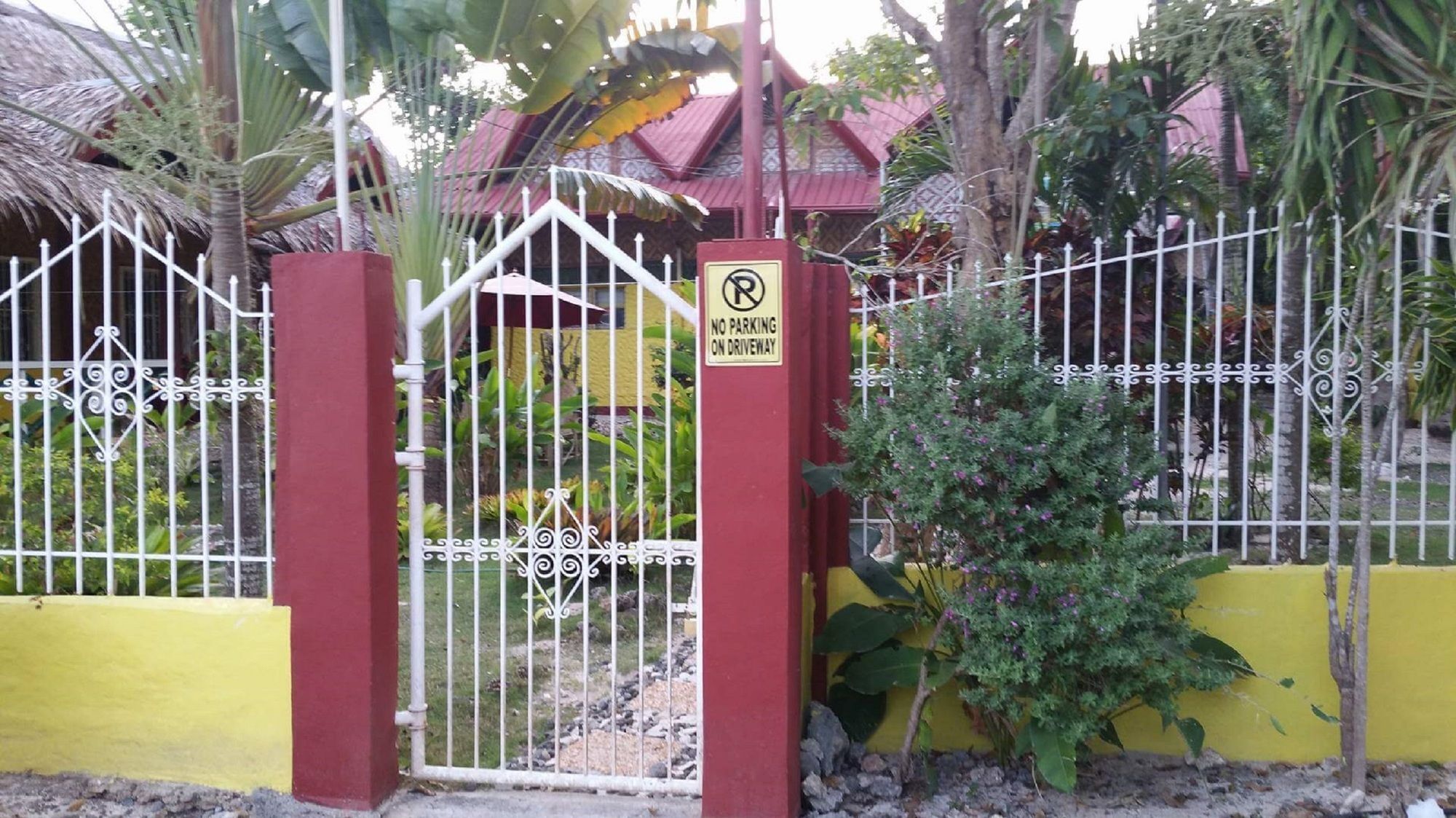 Traville Huts Palm Beach Inn Панглао Екстериор снимка