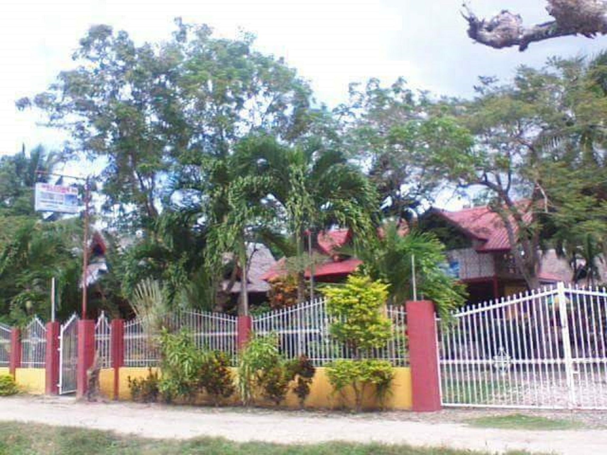 Traville Huts Palm Beach Inn Панглао Екстериор снимка